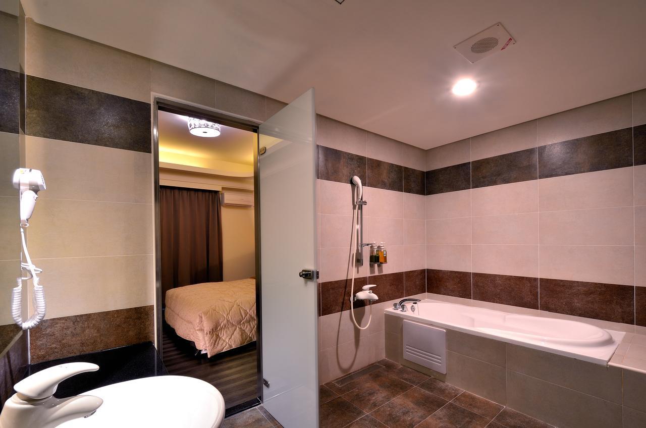 Yundu Business Hotel Mailiao Exterior photo